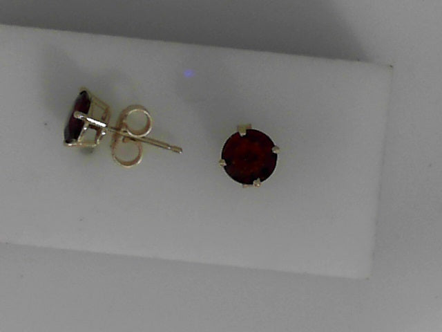 Round Garnets Earrings in Yellow Gold (210-01610) - Vardy's Jewelers - Cupertino CA