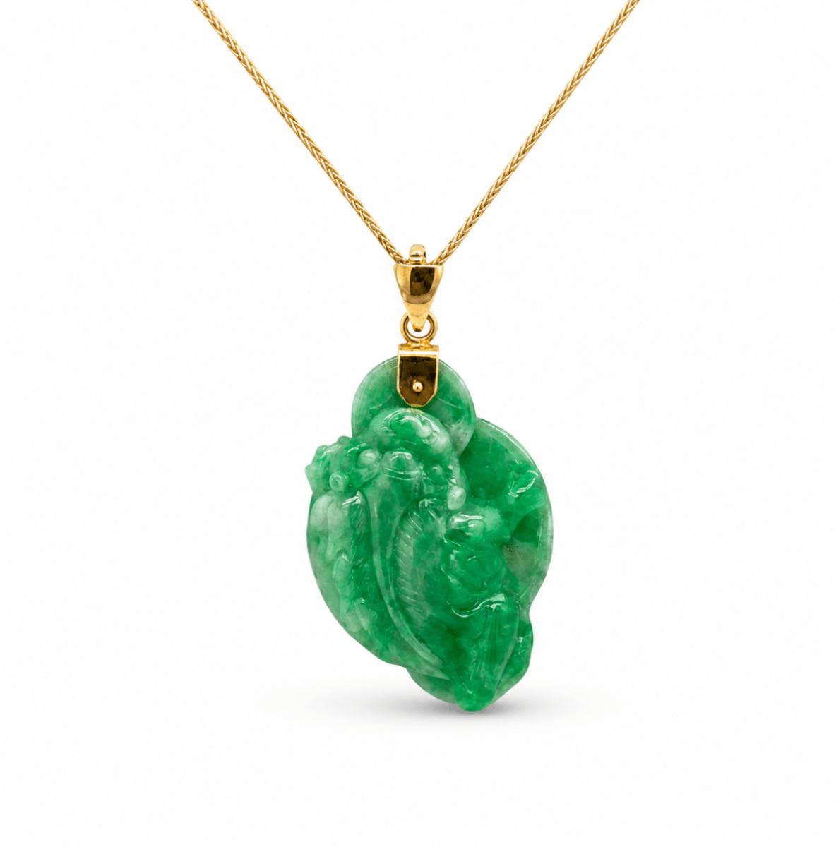 Green Jade Pendant in Yellow Gold (230-01048)