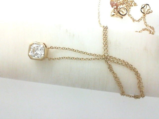 Hearts On Fire Bezel Set Dream Diamond Engagement Ring with 1.01Ct H Vs2 Dream Diamond and 0.45tw Hearts on Fire Cut Diamonds in 18K Yellow Gold (1.46tcw)