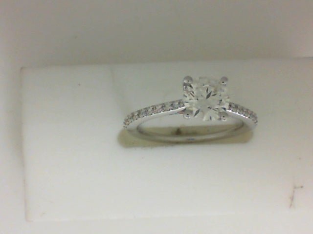 Hearts On Fire Contemporary Engagement Ring with 1.02ct Center Diamond and 0.17ct Side Diamonds in 18K White Gold (1.19ct)