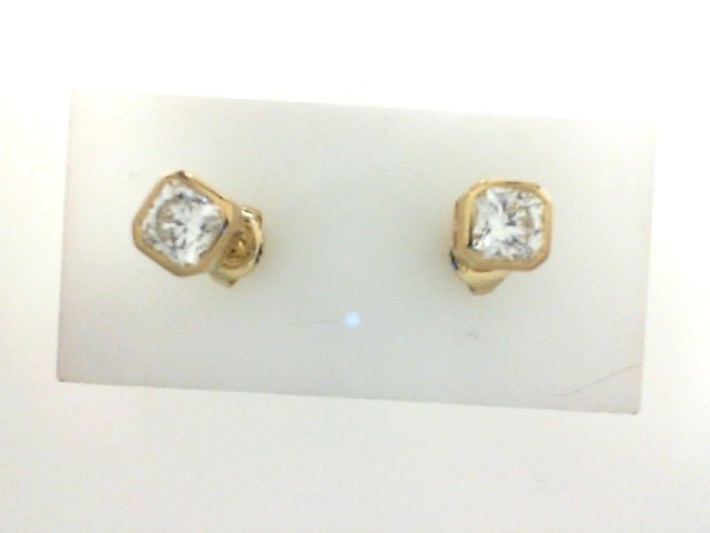 Hearts On Fire Dream Diamond Stud Earrings in 18K Yellow Gold (2.04ct)