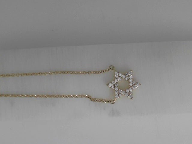 Hearts On Fire Star Of David Pendant Necklace with Hearts On Fire Cut G/H Vs2 Diamonds in 18K Yellow Gold (0.18ctw)