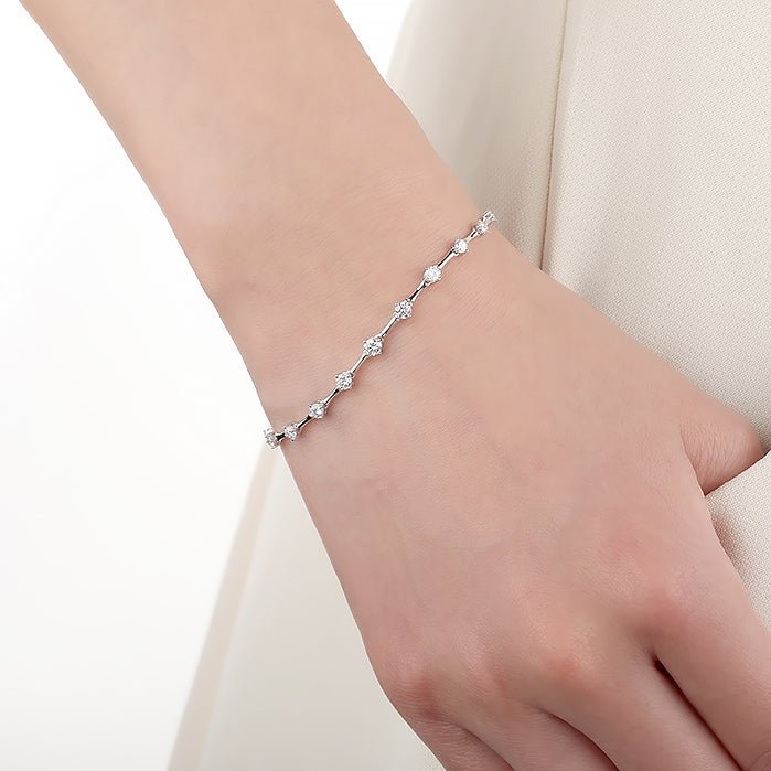 Memoire Round and Baguette Diamond Bolo Bracelet in 18K Yellow Gold (0.59ct)