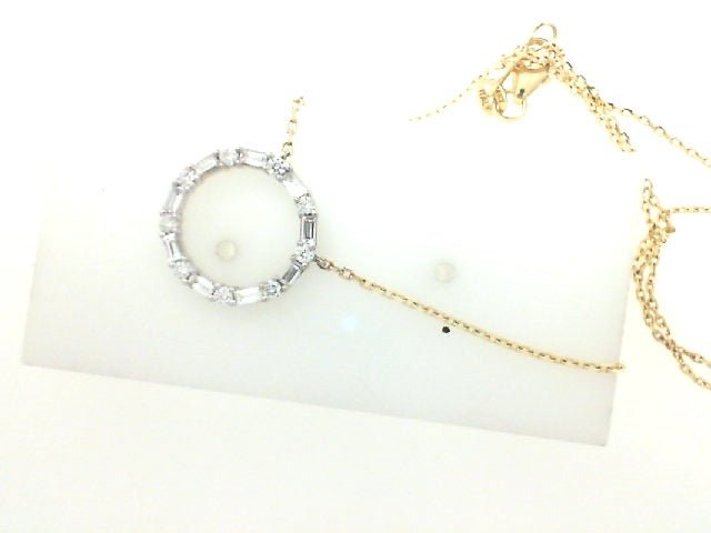 Vardy's Collection Bag and Round Diamond Circle Necklace in 18K Yellow Gold (0.45ct)