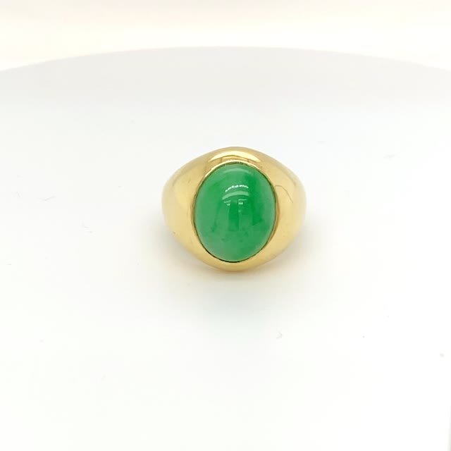 Vardy's Collection Cabochon Greenish Blue Jade Fashion Ring in 18K Yellow Gold