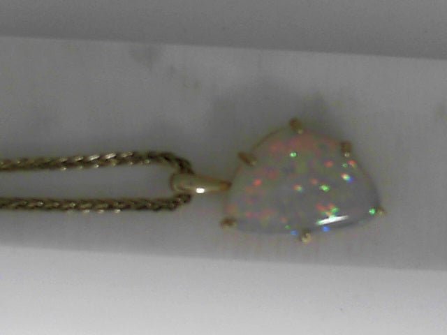 Vardy's Collection Free Form Cabochon Ethiopian Opal Pendant Necklace in 14K Yellow Gold (5.19ct)