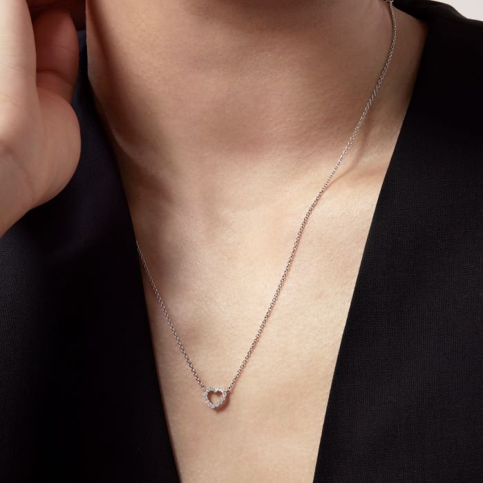 Vardy's Collection Heart Pendant with Hearts On Fire Diamond in 18K Yellow Gold (0.13ctw)