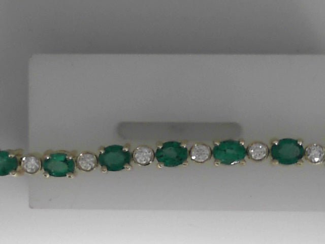 Vardy's Collection Oval Emerald and Round Diamond Bracelet in 14K Yellow Gold (7.34ct)