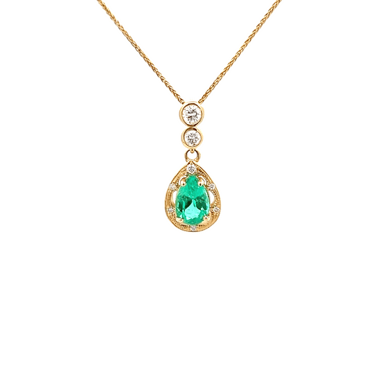 Vardy's Collection Pear Emerald Pendant Necklace in 14K Yellow Gold (1.16ct)