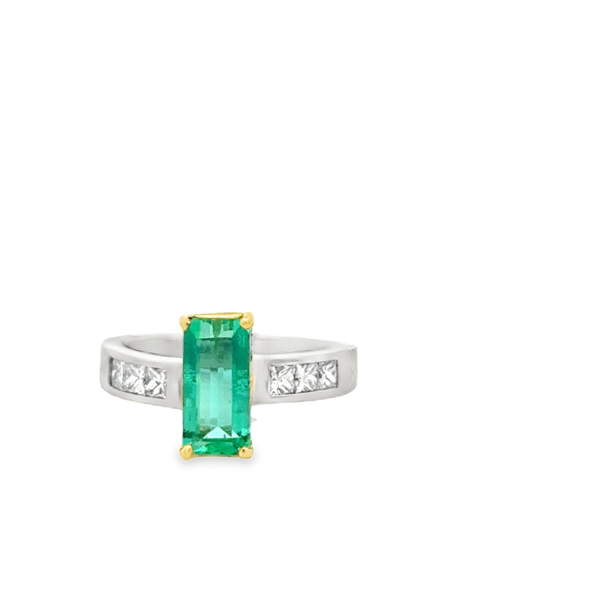 Vardy's Collection Princess Cut Diamond and Emerald Free Form Fashion Ring in 18K Yellow Gold and Platinum (2.3ct)