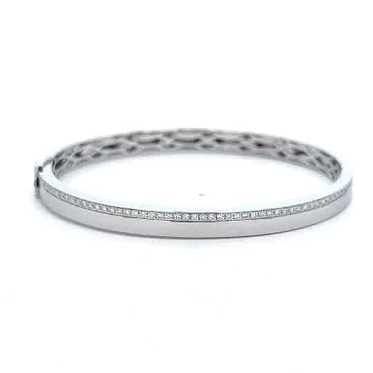 Vardy's Collection Round Diamond Bangle Bracelet in 14K White Gold (0.56ct)