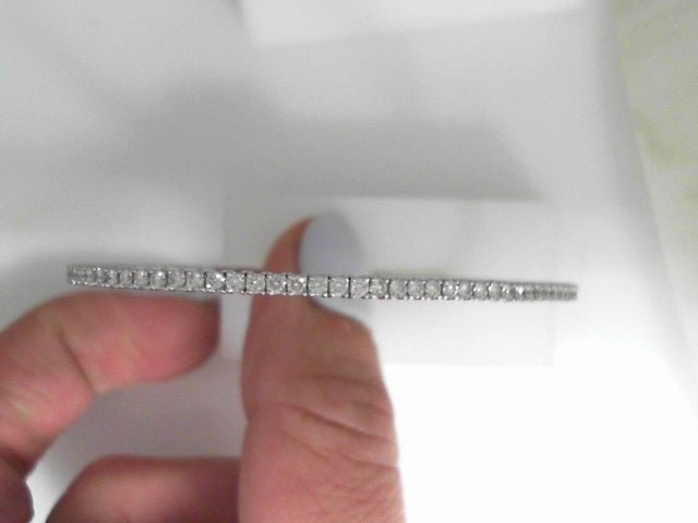 Vardy's Collection Round Diamond Bangle Bracelet in 14K White Gold (2.08ctw)