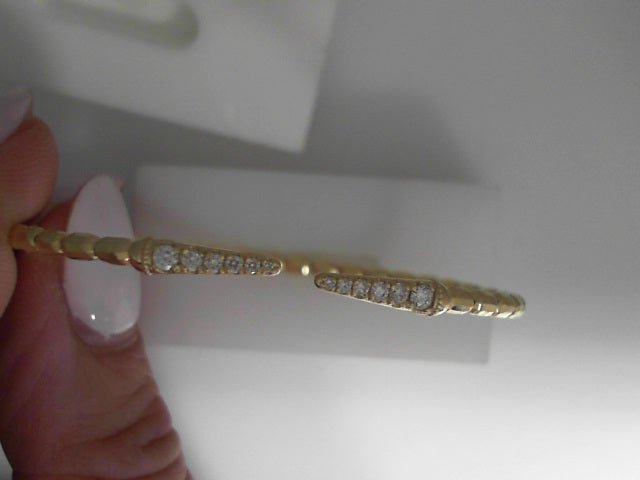 Vardy's Collection Round Diamond Bangle Bracelet in 14K Yellow Gold (0.26ctw)