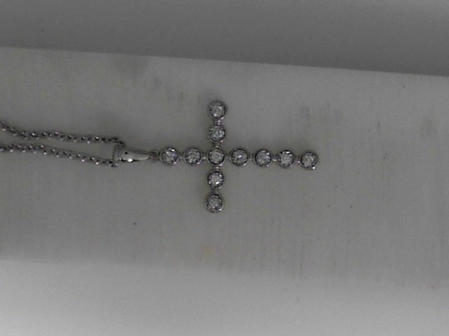 Vardy's Collection Round Diamond Cable Link Cross Pendant in 14K White Gold (0.08ct)