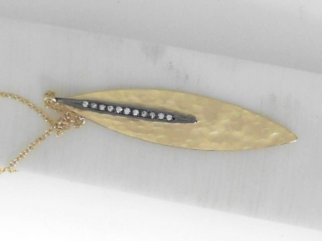 Vardy's Collection Round Diamond Drop Pendant Necklace in 14K Yellow Gold (0.06ctw)