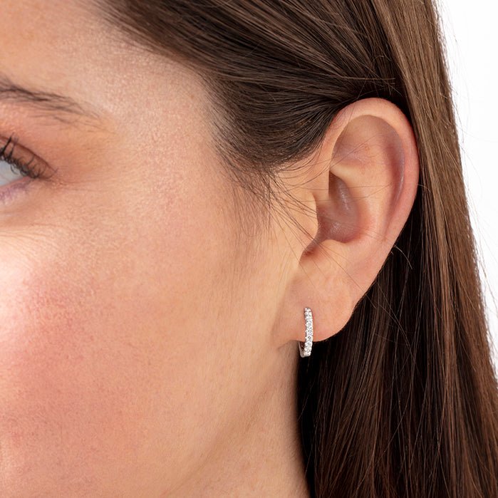 Vardy's Collection Round Small Hoop Earrings in 18K White Gold (0.23ct)