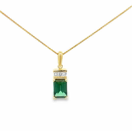 Vardy's Collection Round Tourmaline Pendant in 14K Yellow Gold (2.09ct)