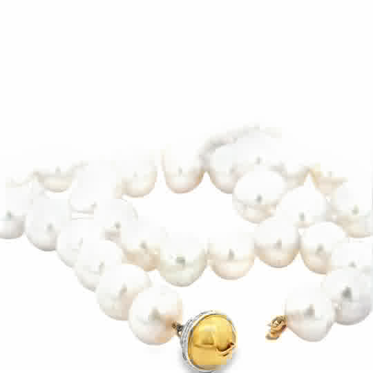 Vardy's Collection Single Strand Pearl Necklace in 14K Yellow Gold (0.46ct)