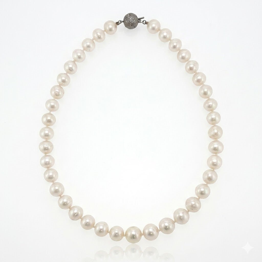 Vardy's Collection Single Strand Pearl Necklace in 14K Yellow Gold (0.46ct)