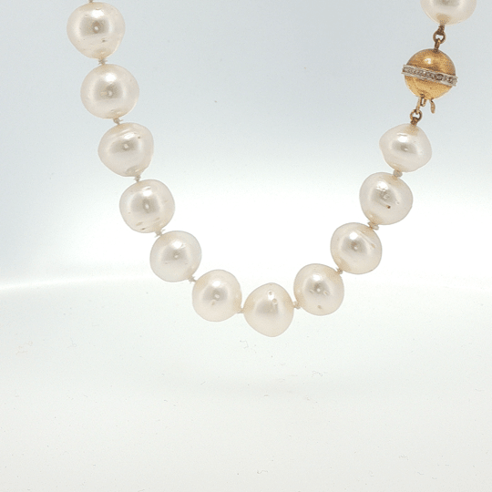 Vardy's Collection Single Strand Pearl Necklace in 14K Yellow Gold (0.46ct)