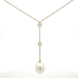 Vardy's Collection South Sea Pink Pearl and Pear Shape Diamond Drop Pendant in 14K Yellow Gold (0.27ct)