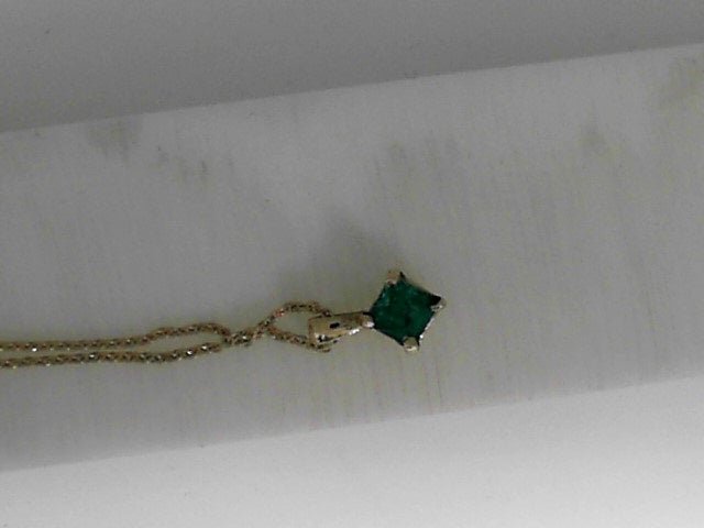Vardy's Collection Square Cushion Emerald Drop Pendant Necklace in 14K Yellow Gold (0.33ct)