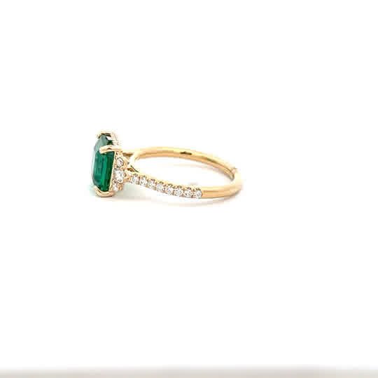 Vardy's Collection Square Cushion Green Emerald and Round Diamond Fashion Ring in 18K Yellow Gold (3.01ctw)