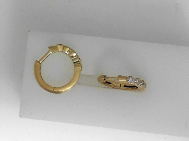 Vardy's Collection Twisted Hoop Earrings in 14K Yellow Gold (0.15ct)