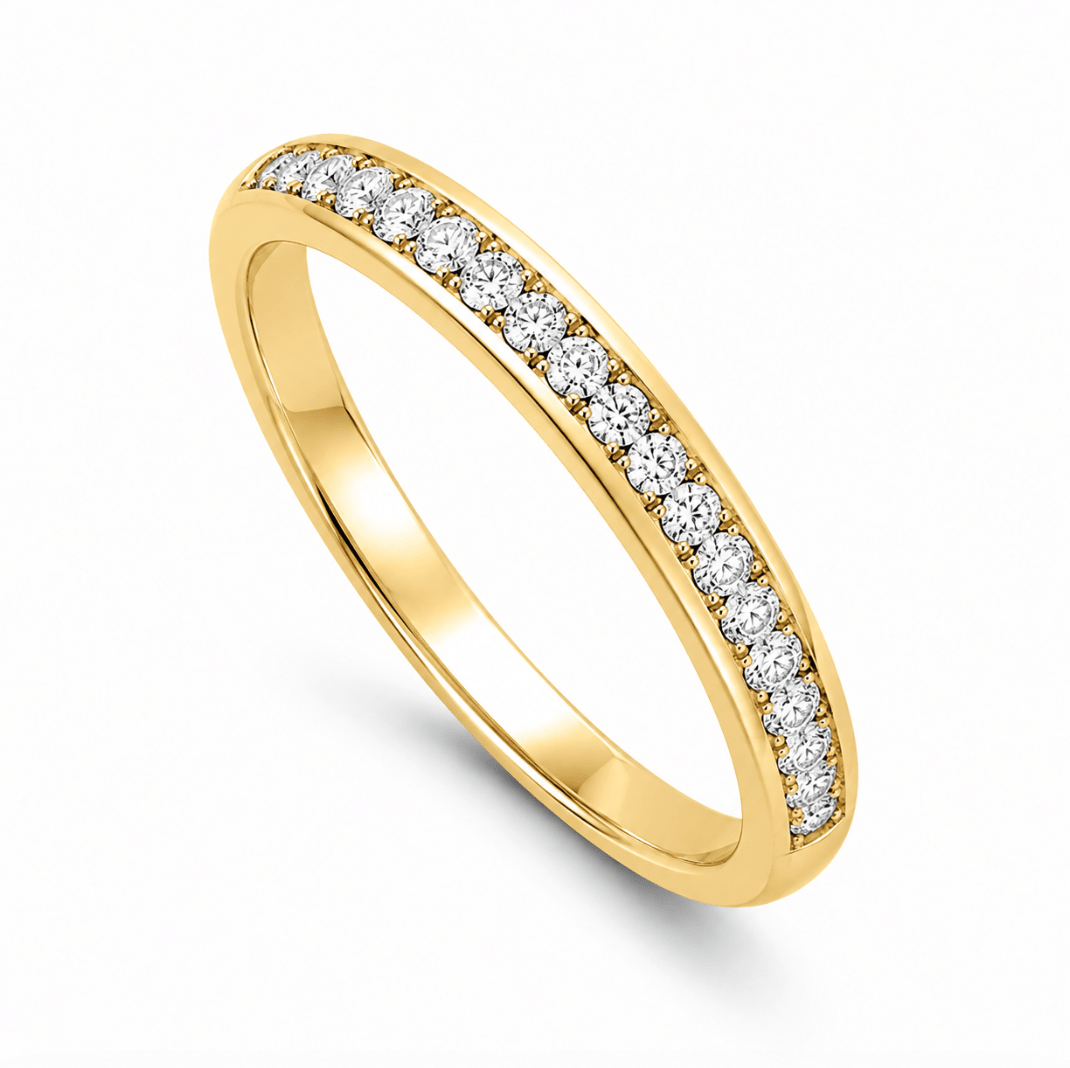 Hearts on Fire Wedding Band in Yellow Gold (110-01528)