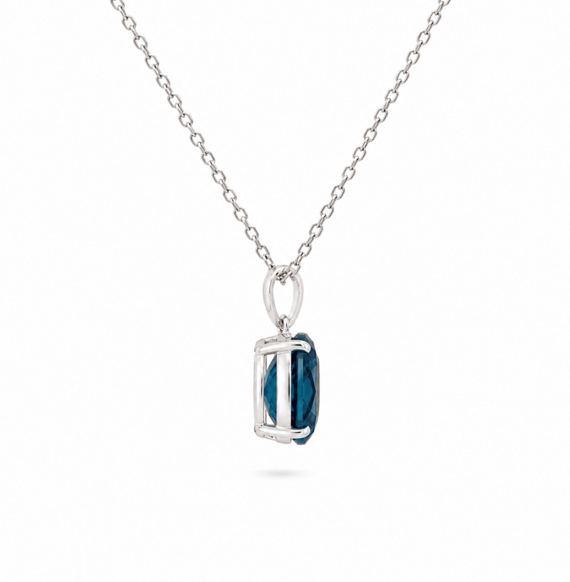 Open Link Pendant in White Gold (230-01477)