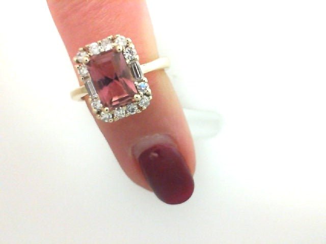 Vardy's Collection Pink Tourmaline Fashion Ring in 14K Yellow Gold (2.3ct)