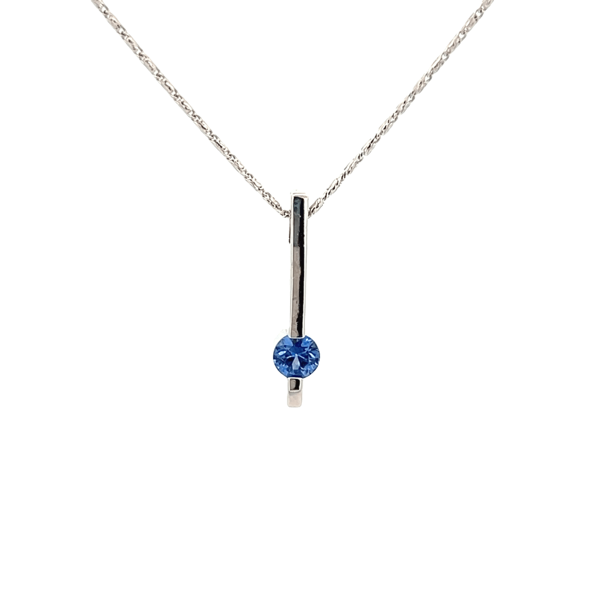Vardy's Collection Round Sapphire Open Link Pendant Necklace in 14K White Gold (0.34ct)