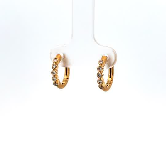 Vardy's Collection Twisted Hoop Earrings in 14K Yellow Gold (0.15ct)
