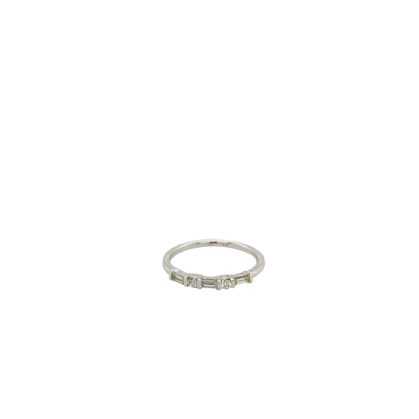 14 Karat White Gold Ring with Various Diamonds